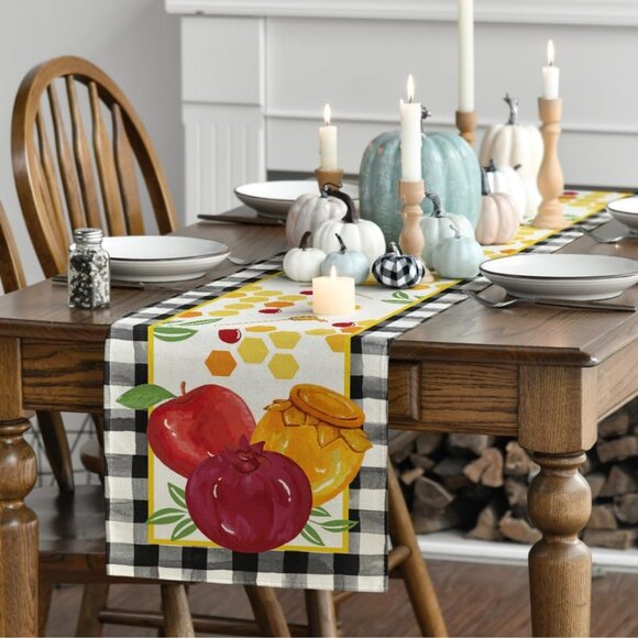 Table Runner - Picture 2 of 4